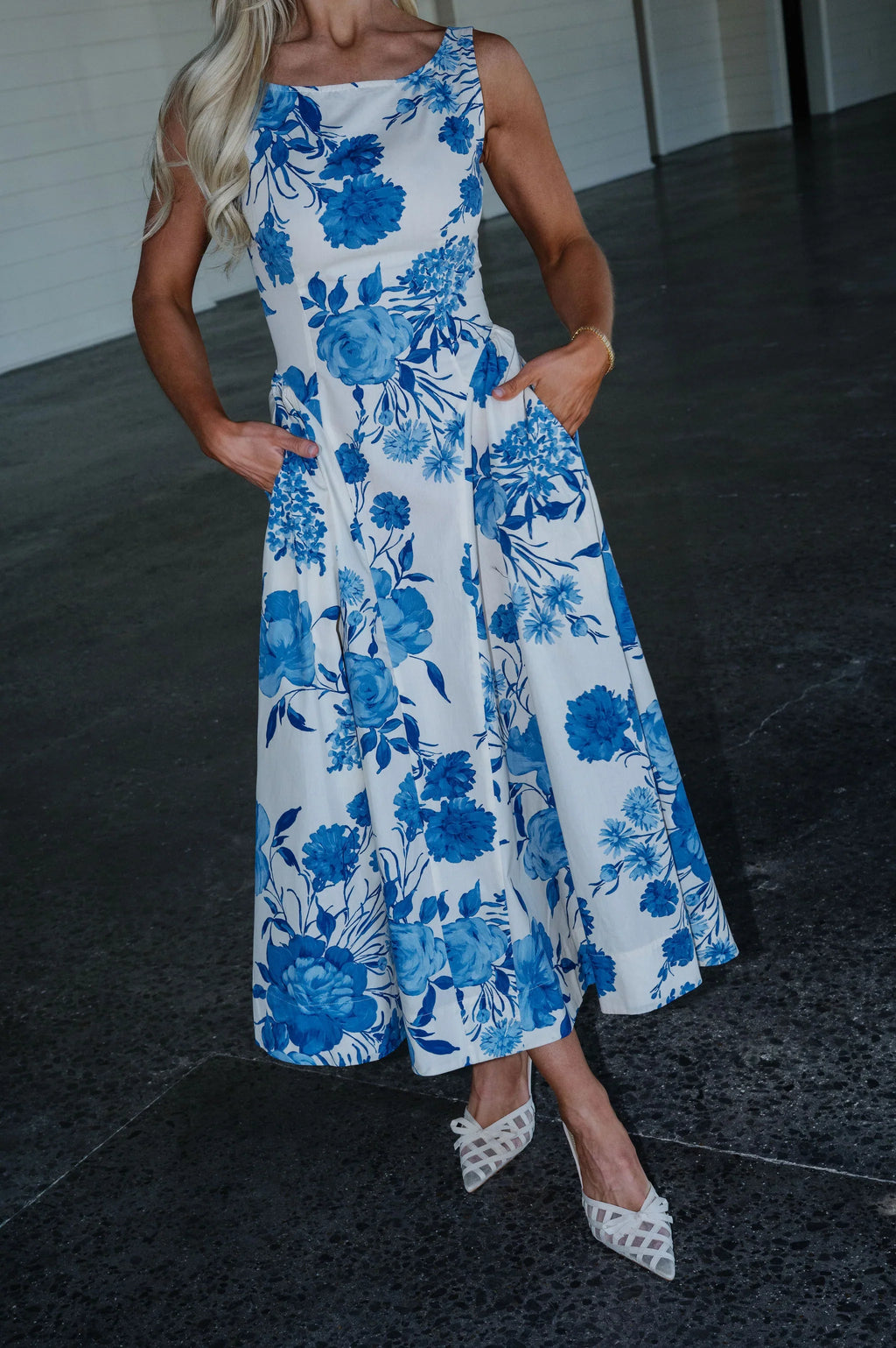 Botanical Sleeveless Midi Dress-Blue