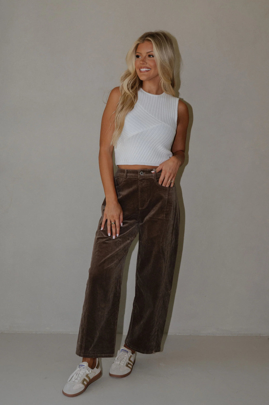 Sleeveless Sweater Top-Ivory