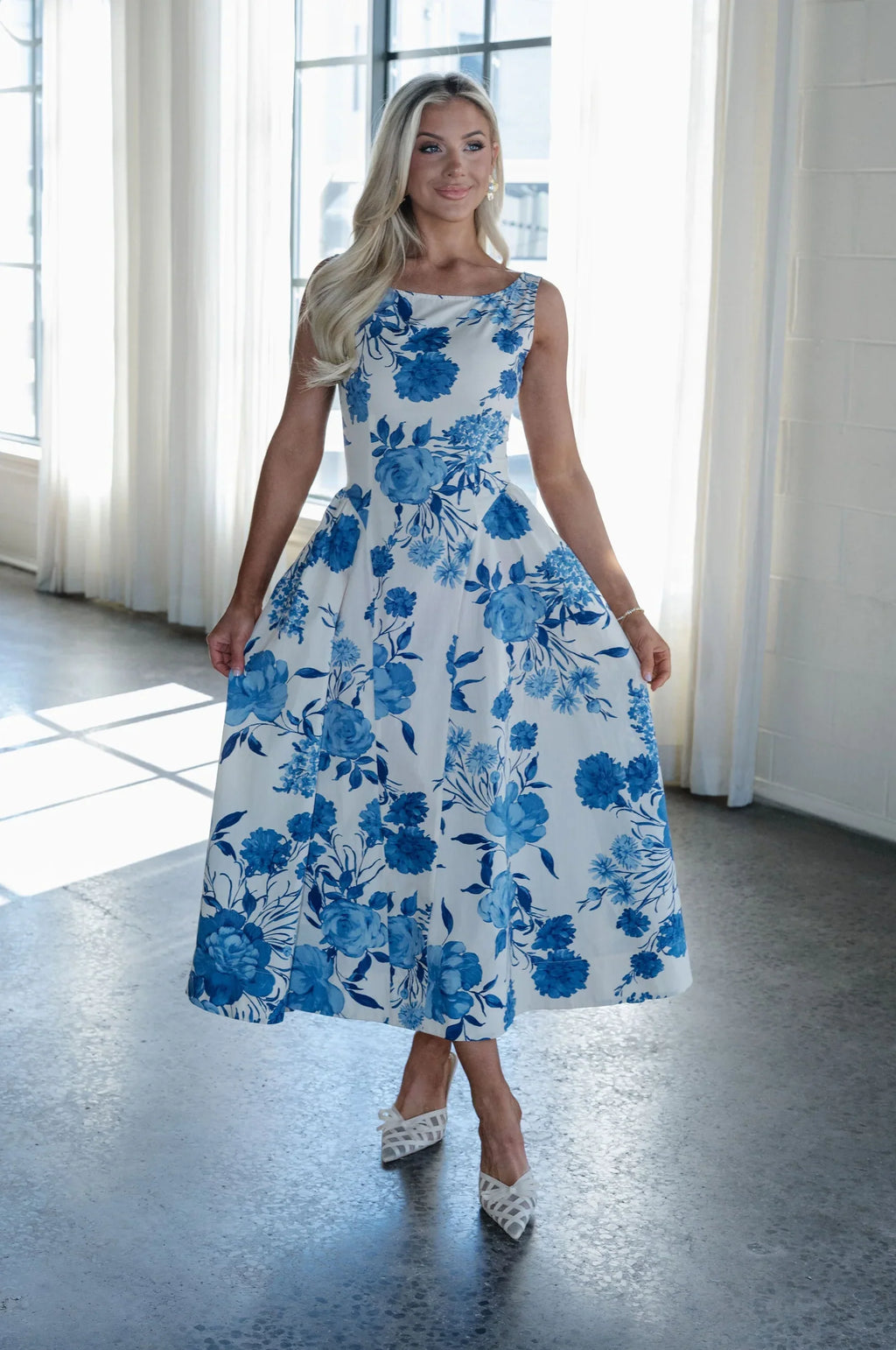 Botanical Sleeveless Midi Dress-Blue