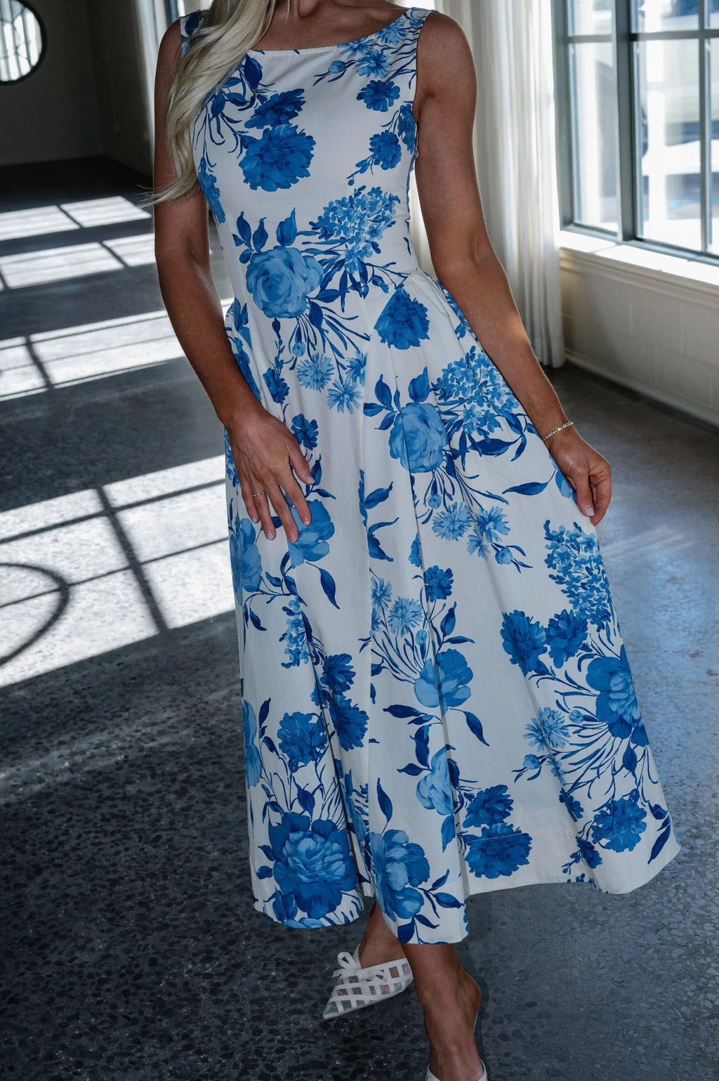 Botanical Sleeveless Midi Dress-Blue